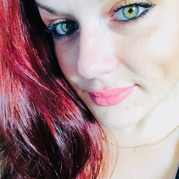 Meet your Posher, Jessica - Picture 2 of 2